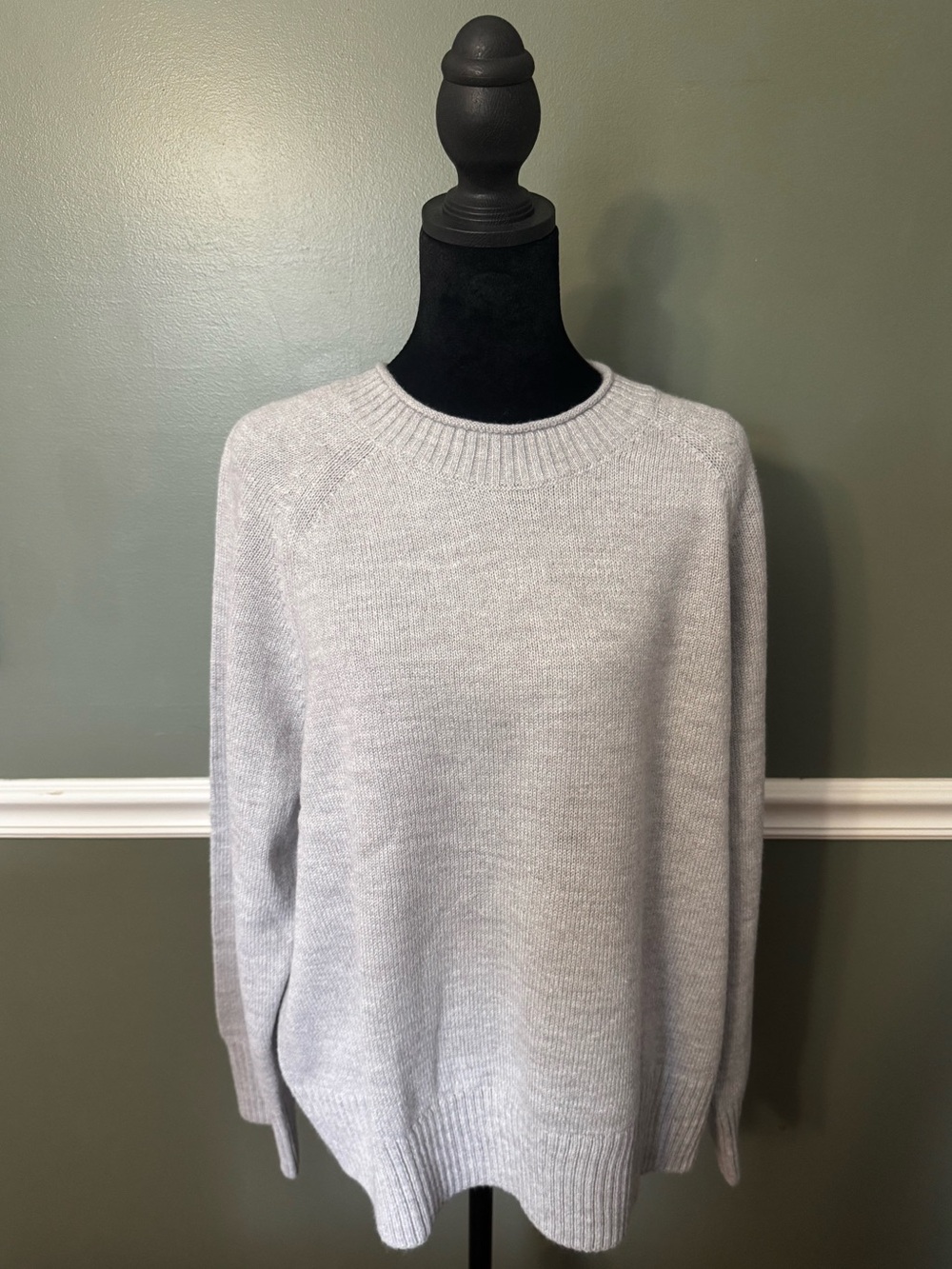 Banana Republic Light Gray Crewneck Sweater